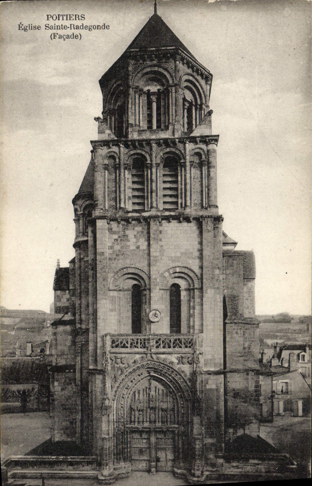 Poitiers — Église Sainte-Radegonde (Façade) — Éditeur non identifié