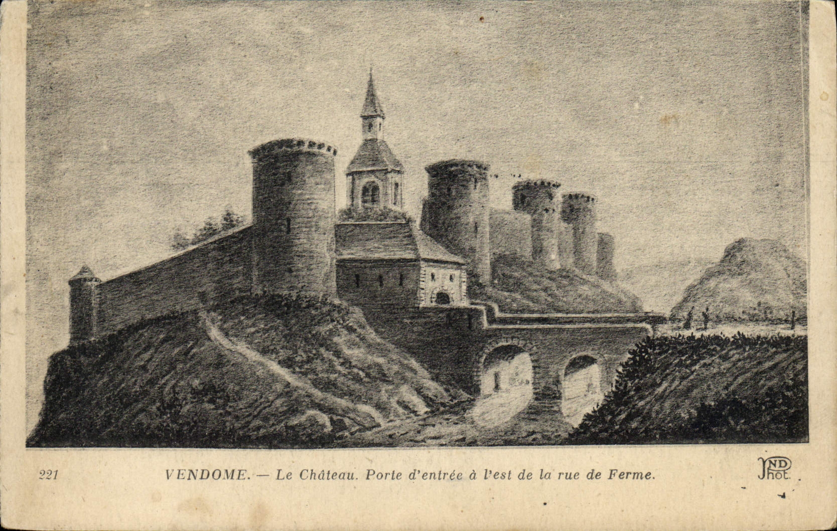 CPA Vendome Le Chateau Porte d'Entree a Lest de la Rue de Ferme