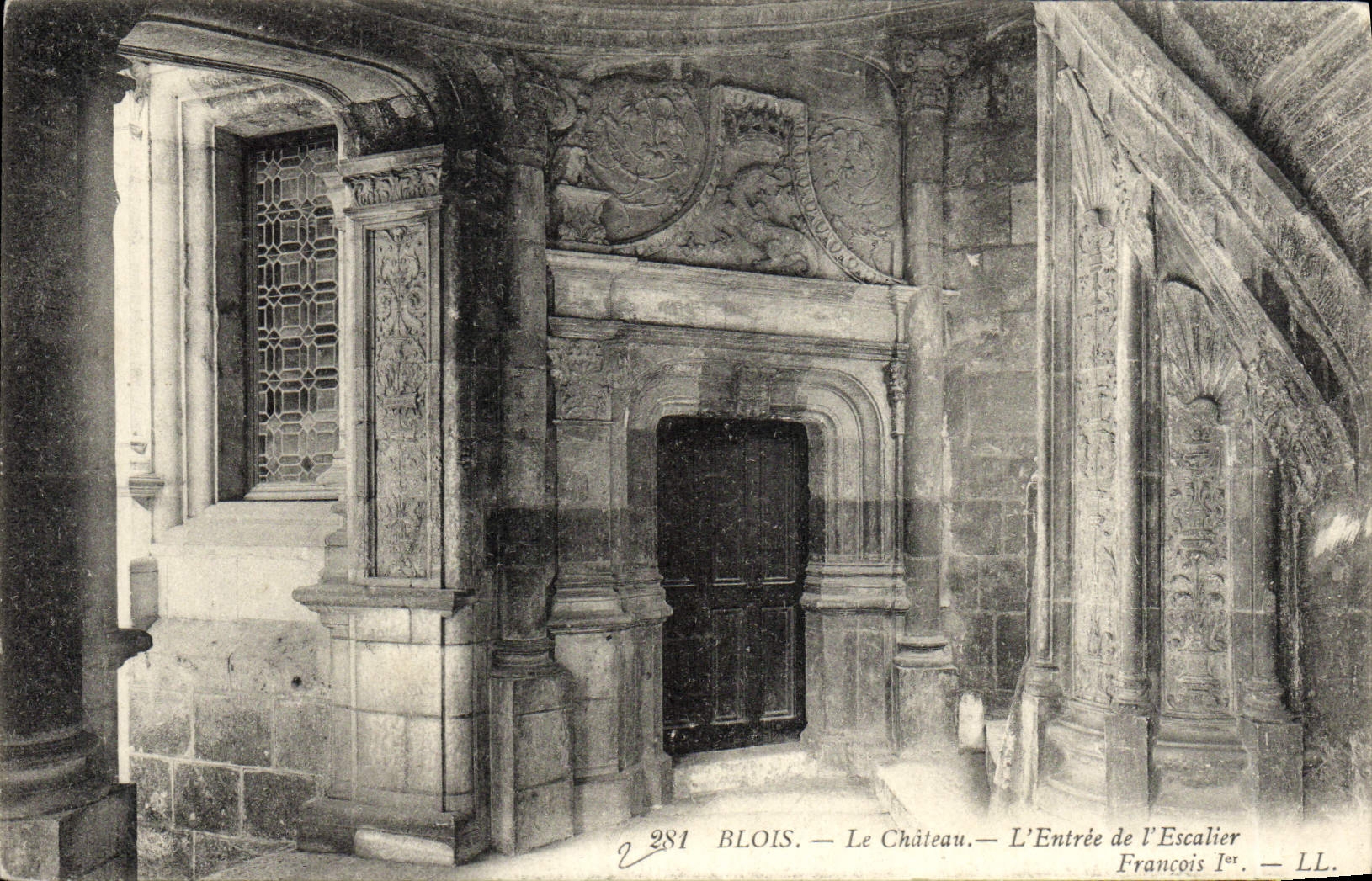 CPA Blois Le Chateau L'Entree de l'Escalier