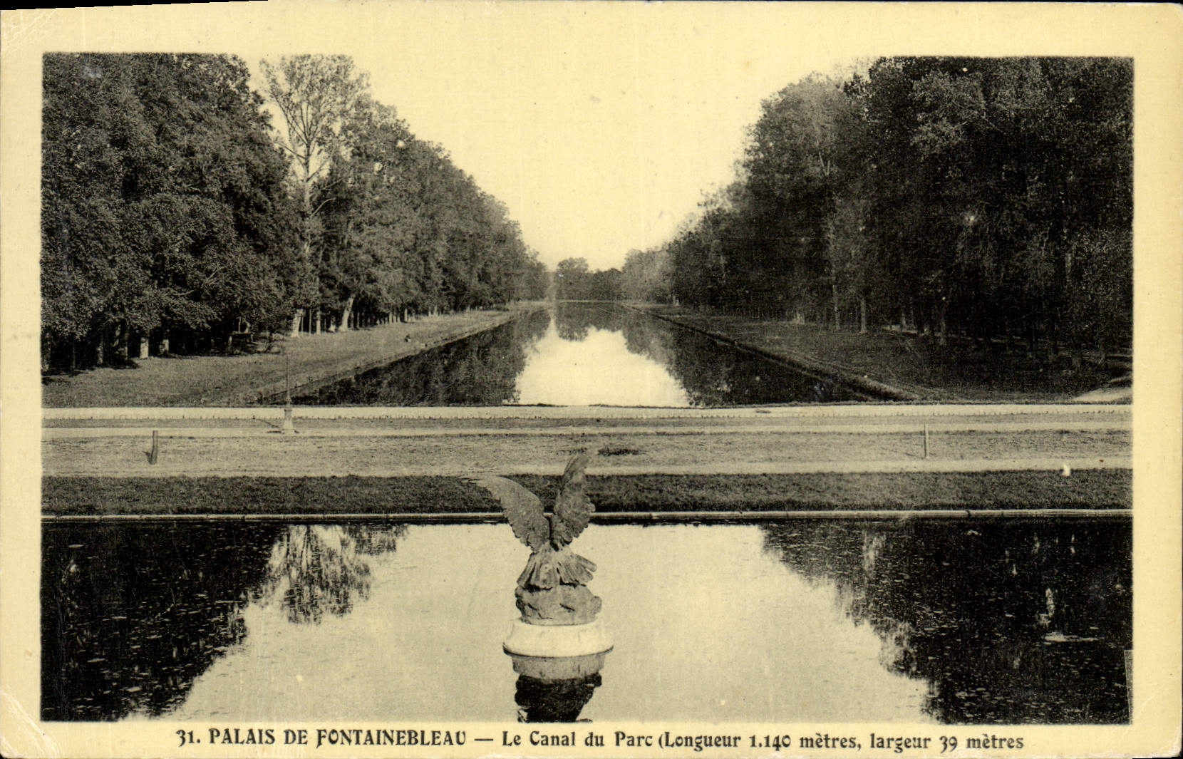 Paleis van Fontainebleau — Het Kanaal van het Park — Lengte 1.140 meter, breedte 39 meter