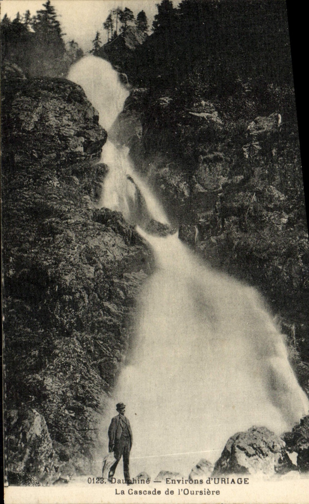 La Cascade de l'Oursière — Environs d'URIAGE — Dauphiné — n° 0123