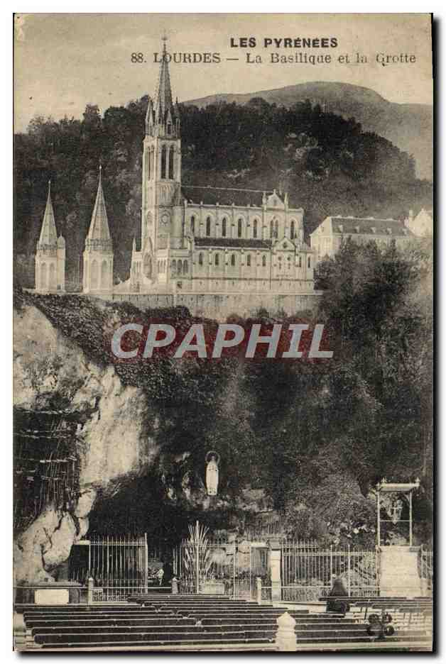 Lourdes — La Basilique et la Grotte — Les Pyrénées