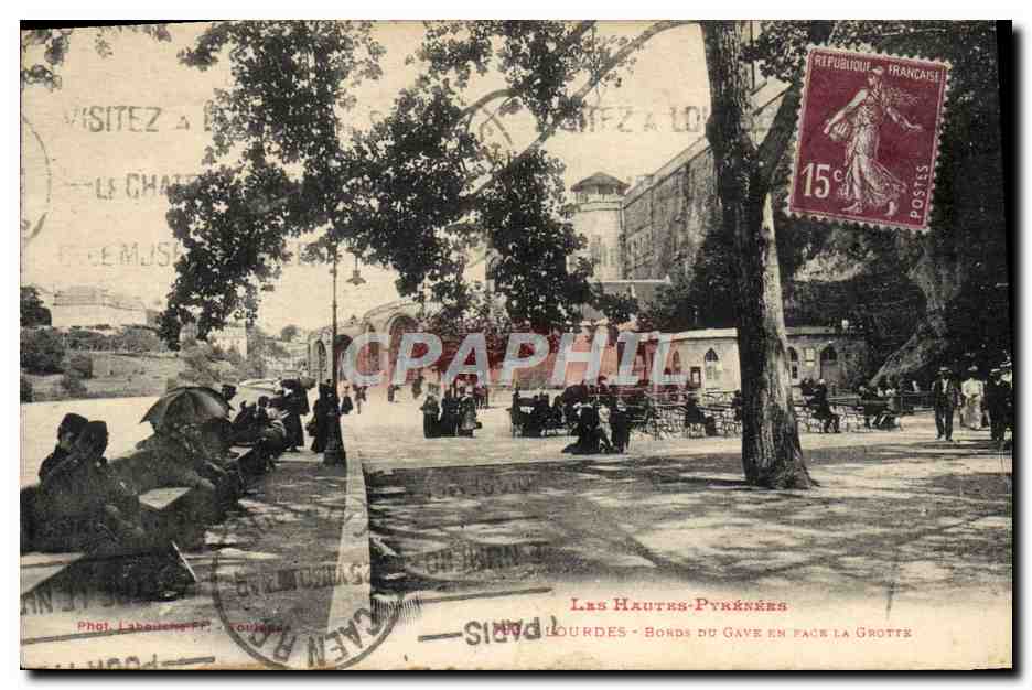 CPA Lourdes Bords du Gave en face la Grotte