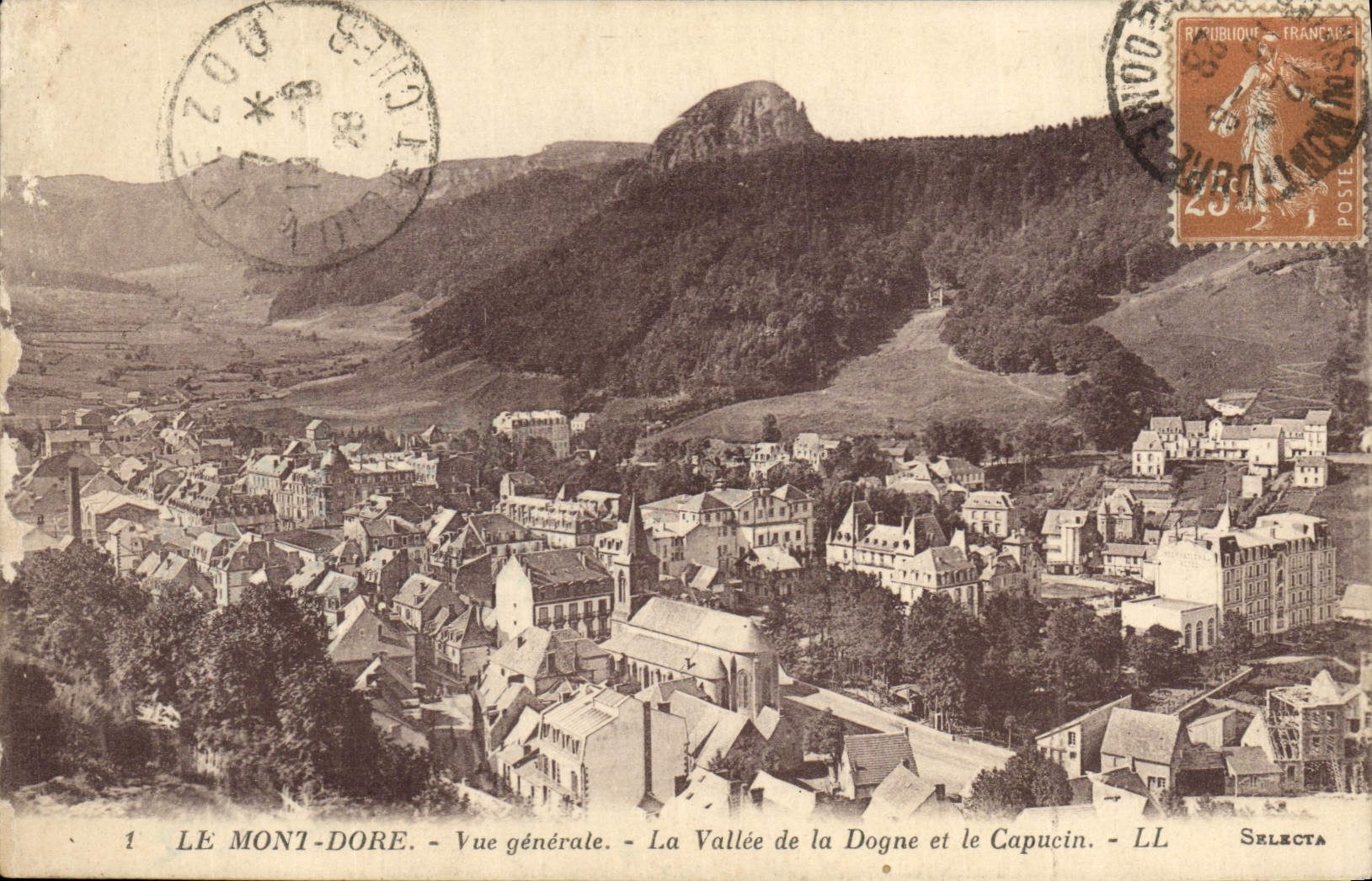 CPA Le Mont Dore Vue Generale La Vallee de la Dogne et le Capucin