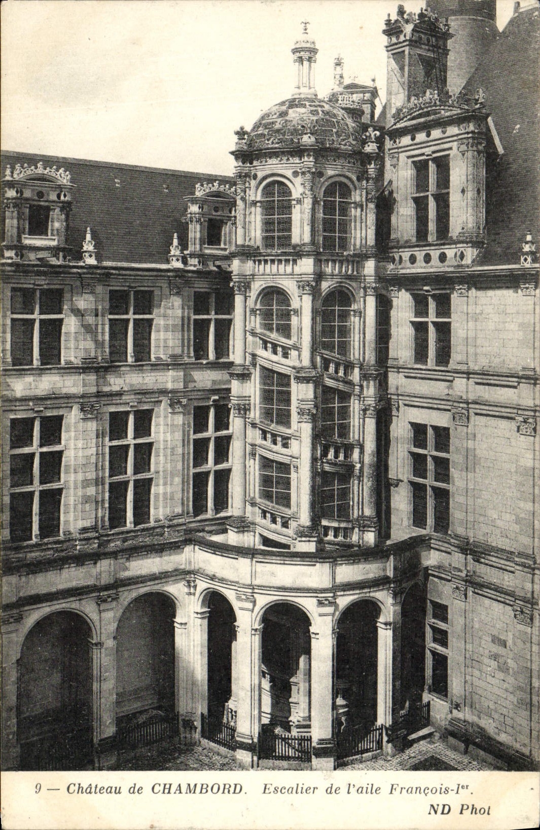 Château de CHAMBORD — Escalier de l'aile François-Ier — ND Phot