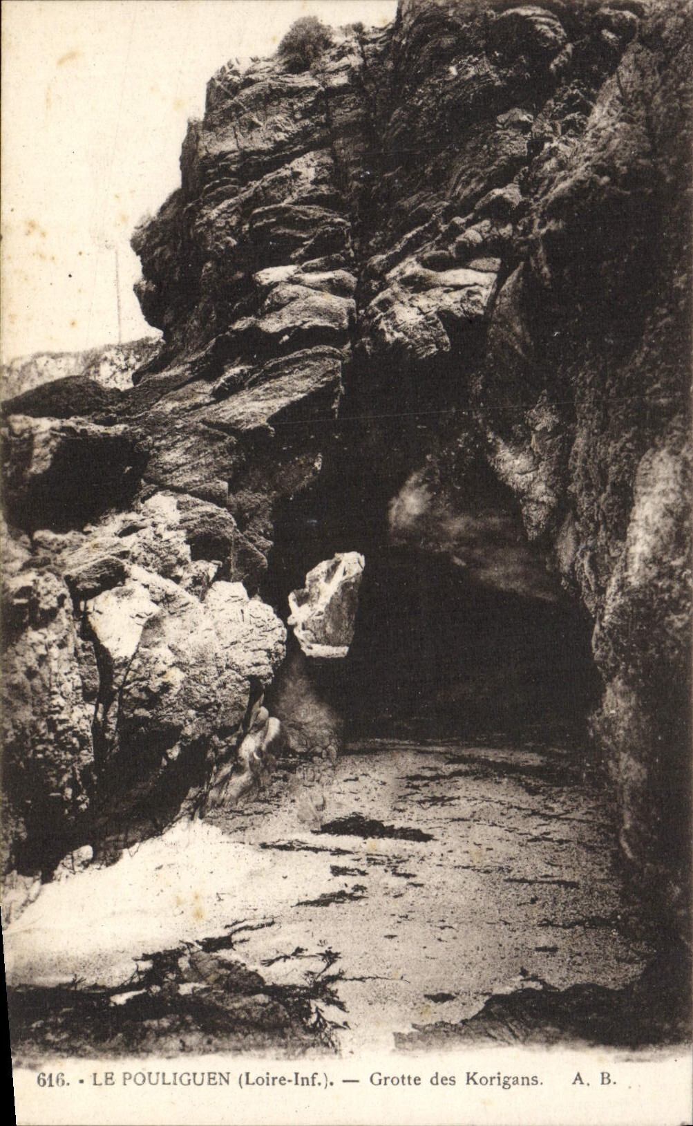 CPA Le Pouliguen Grotte des Korigans