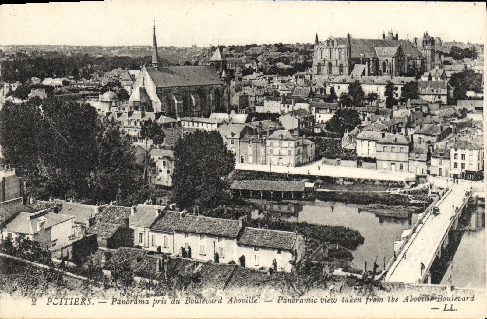 CPA Poitiers Panorama pris du boulevard Aboville 