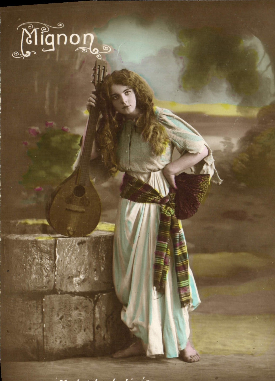 Jeune femme avec mandoline — Mignon — Éditeur Mignon