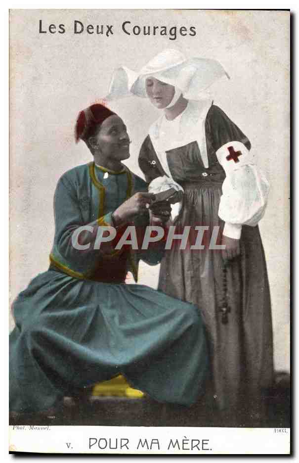 CPA Fantaisie Femme Religieuse Senegalais Militaria Homme de couleur Croix Rouge