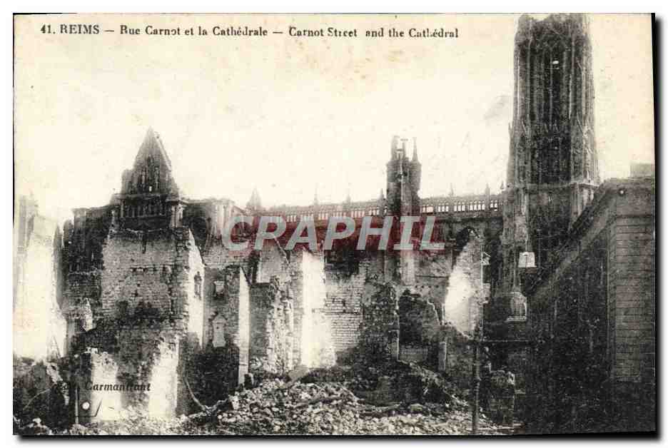 CPA Reims Rue Carnot Et La Cathedrale Militaria
