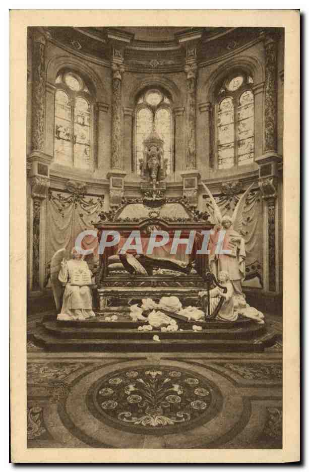 CPA Chapelle Et Chasse De Sainte therese De l'Enfant Jesus Lisieux 