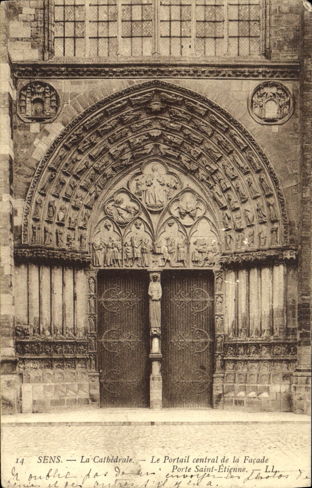 CPA Sens La Cathedrale La Portail Central De La Facade Porte Saint Etinne 