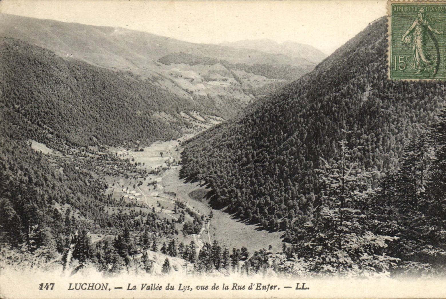Luchon — La Vallée du Lys, vue de la Rue d'Enfer — LL. — N° 147