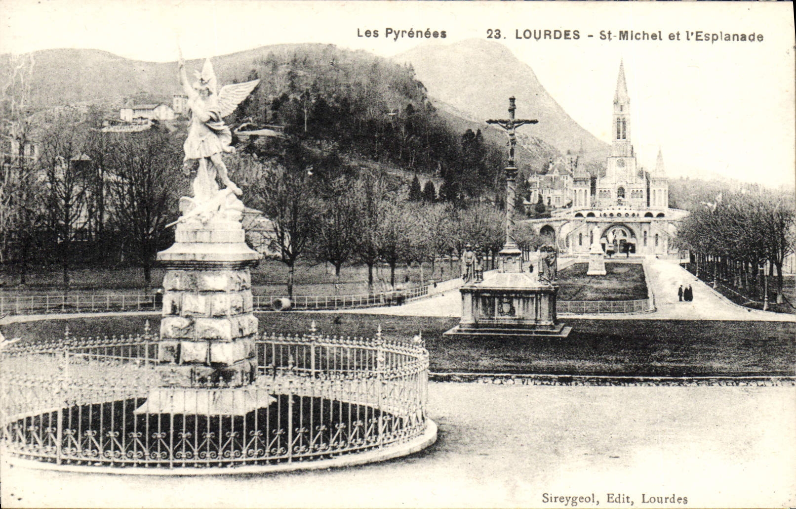 CPA Lourdes St Michel Et I'Esplanade