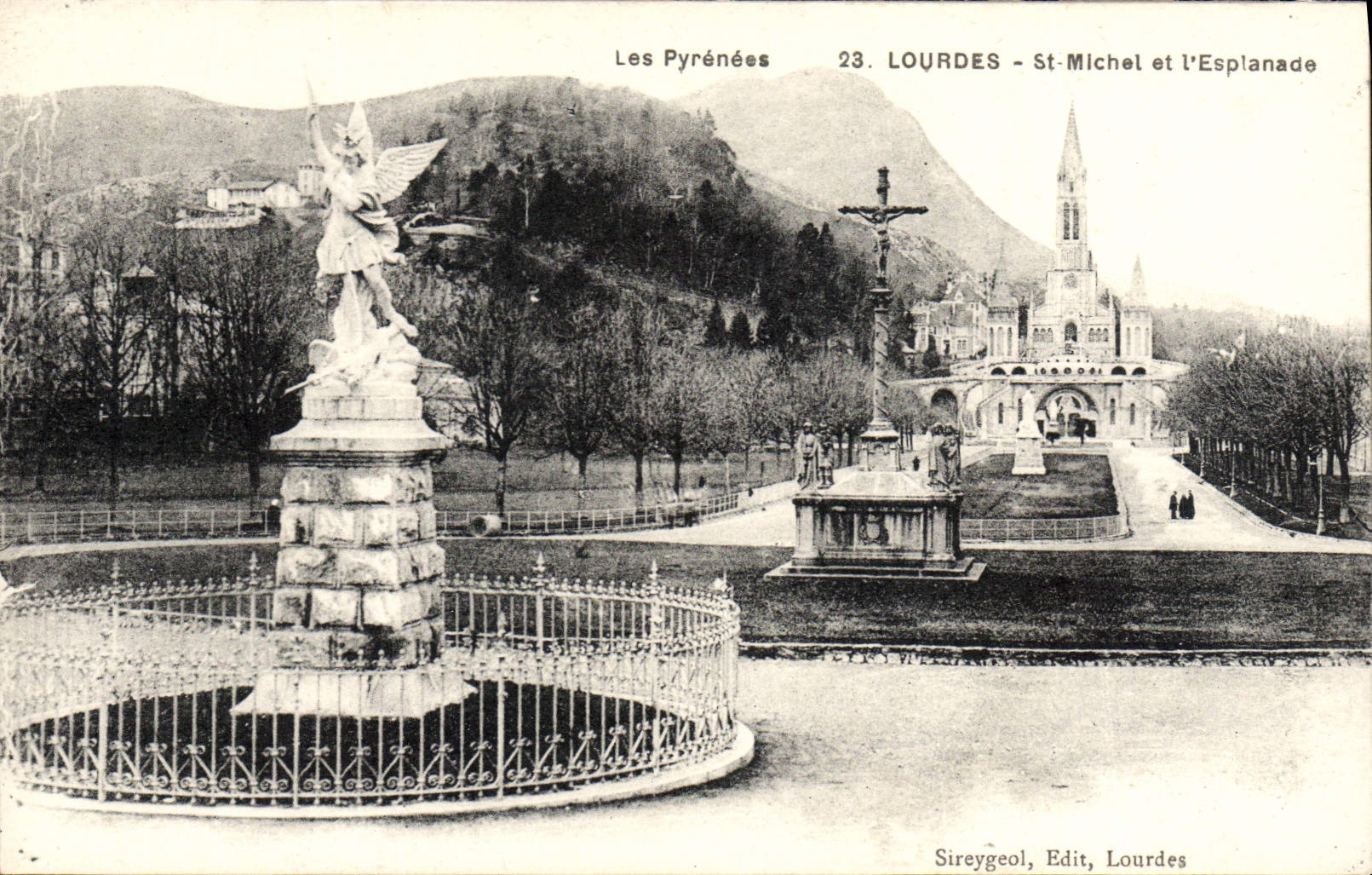 CPA Lourdes St Michel Et I'Esplanade
