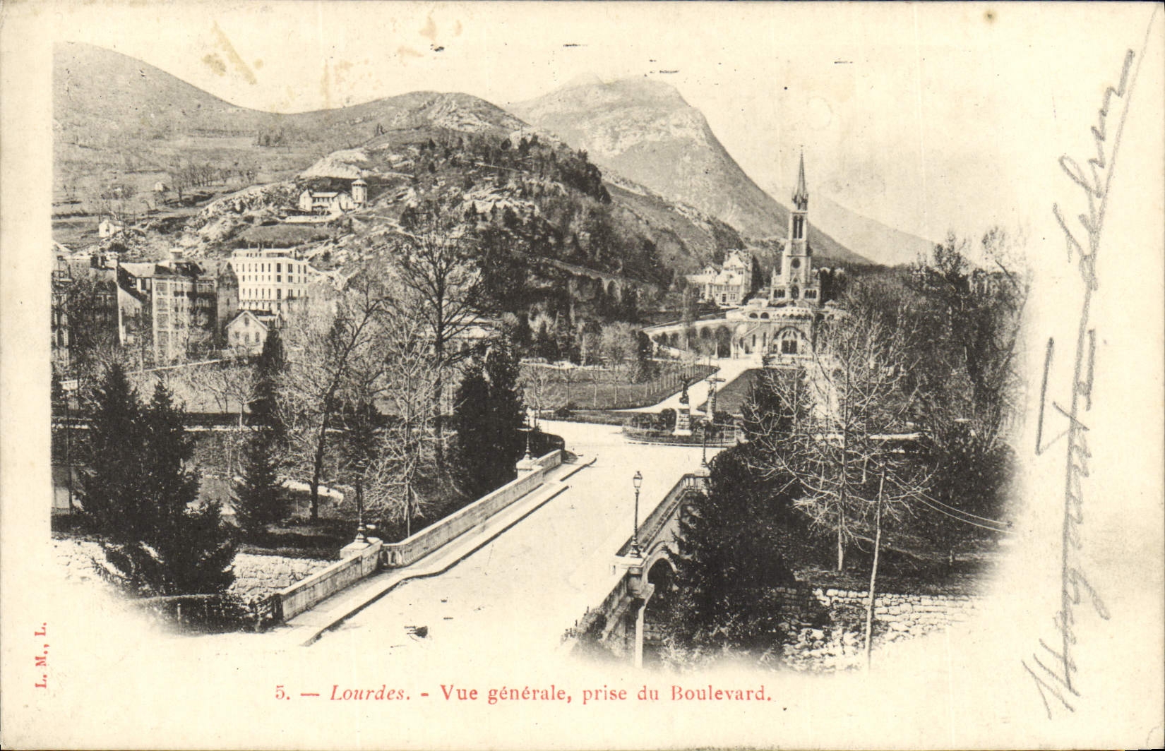 CPA Lourdes Vue Generale Prise Du Boulevard