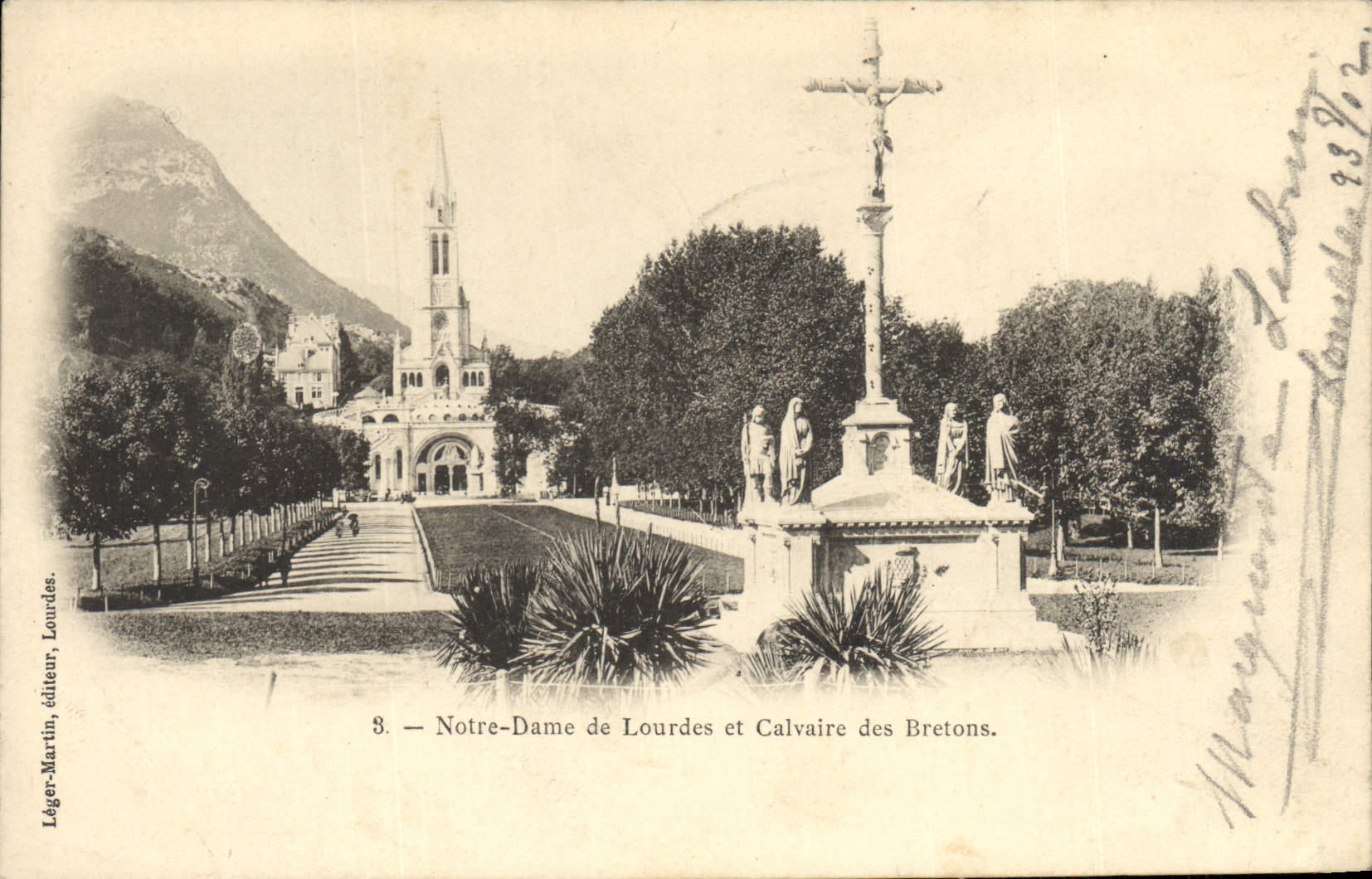 CPA Notre Dame De Lourdes Et Calvaire Des Bretons