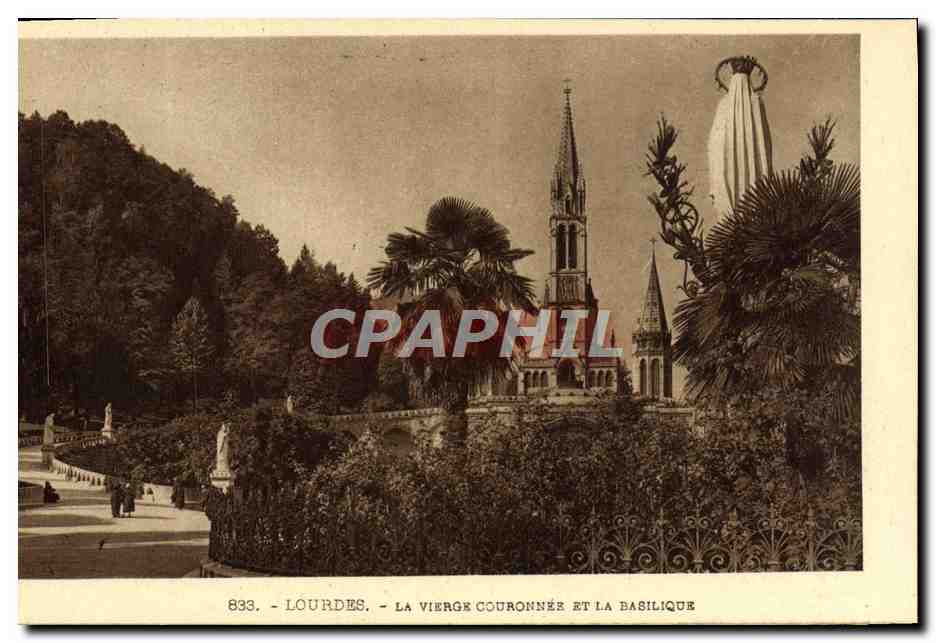 CPA Lourdes La Vierge Couronnee Et La Basilique