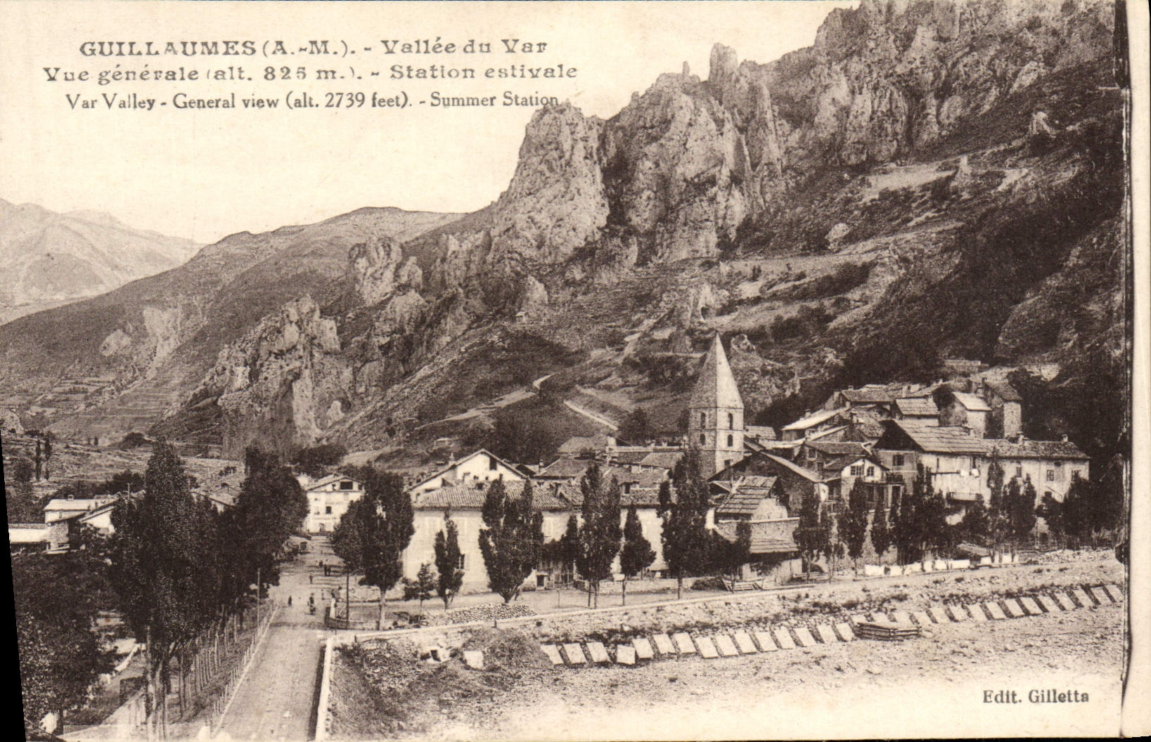 CPA Guillaumes Vallee Du Var Vue General Station Estivale