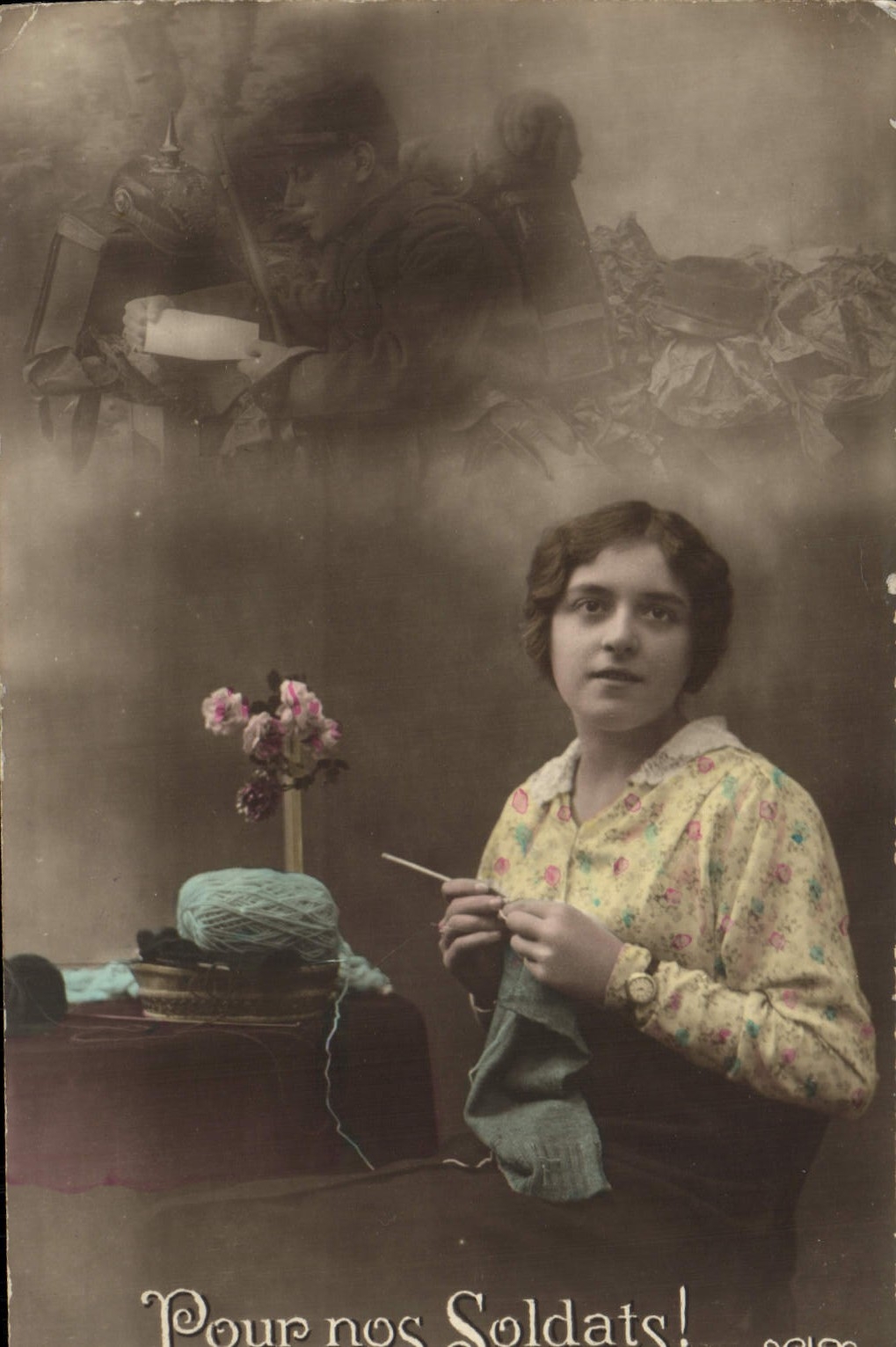 Femme tricotant — Pour nos Soldats! — Éditeur non identifié
