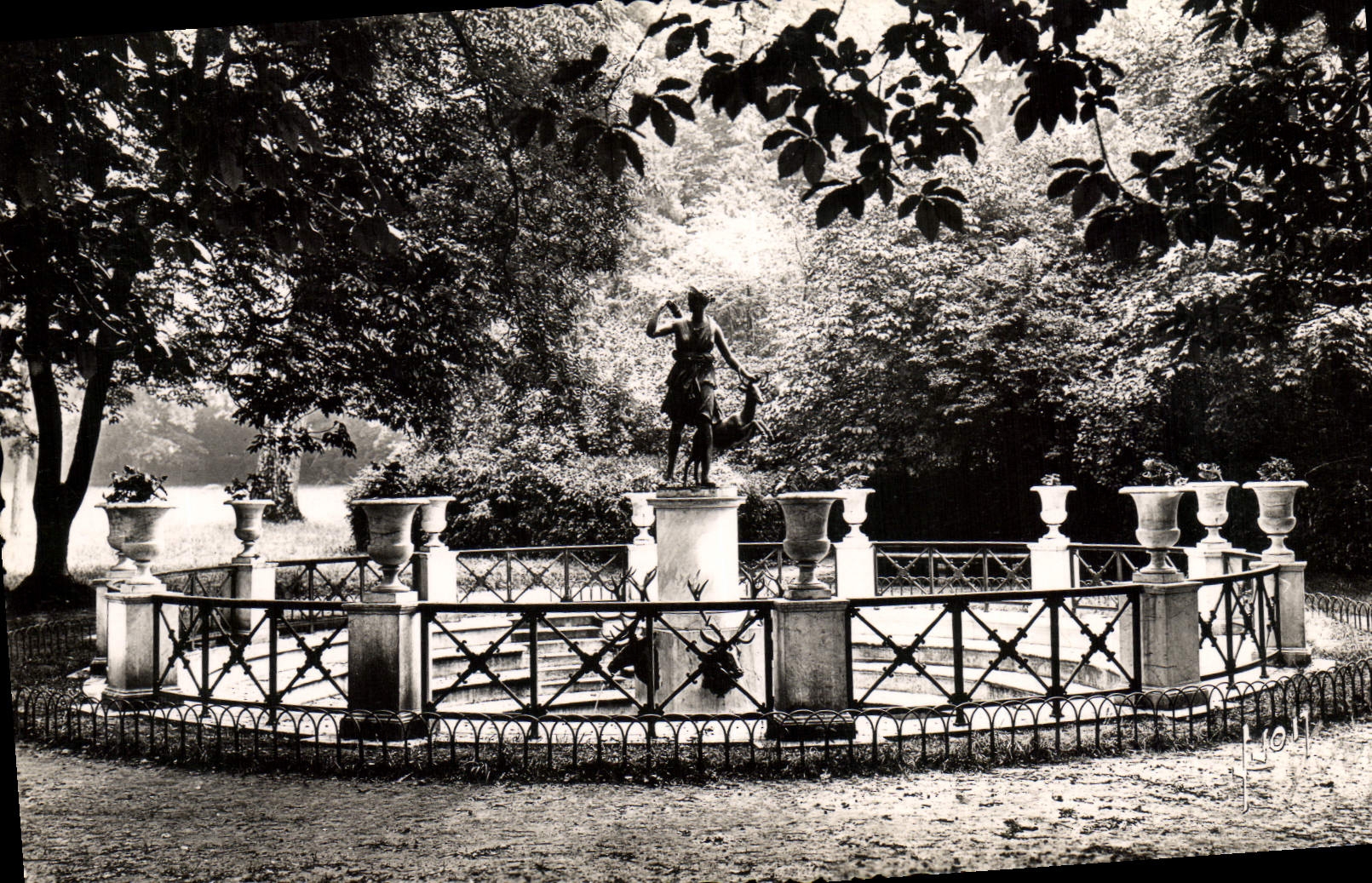 Fontana di Diana — Giardini del palazzo — Fontainebleau (S.-et-M.) — Edizioni d'Art