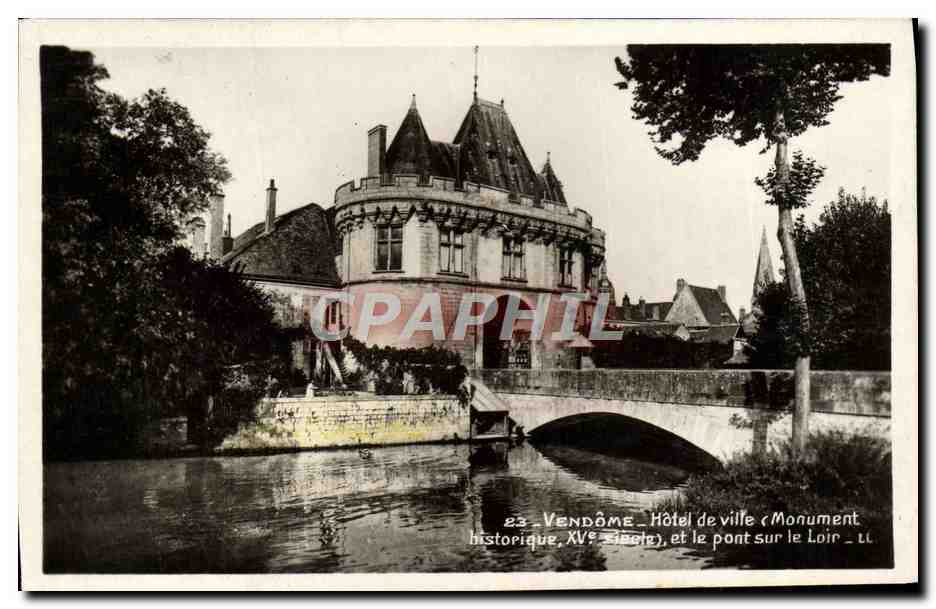 CPA Vendome Hotel De Ville et le pont sur le Loir