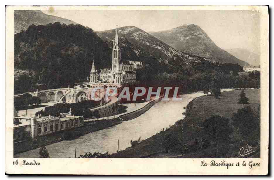 CPA Lourdes La Basilique et le Gave