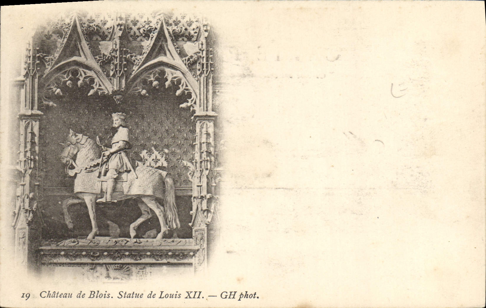 Château de Blois — Statue de Louis XII — GH phot.