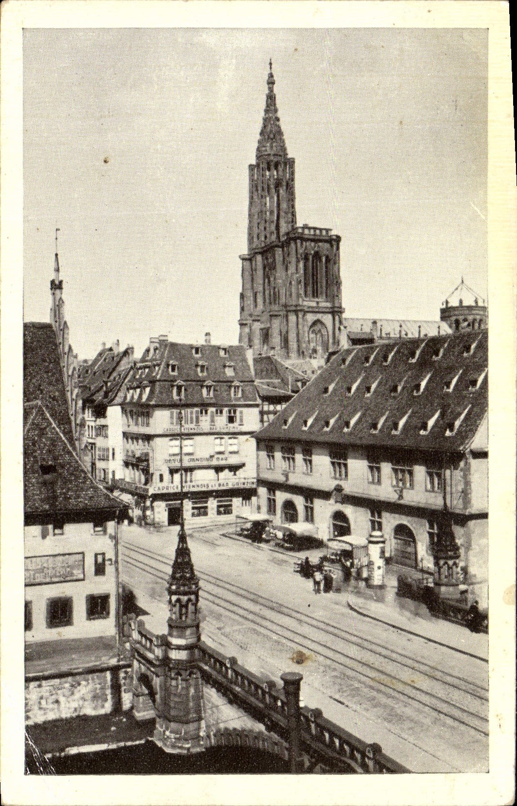 CPA Strasbourg Pont du Corbeau et la Cathedrale
