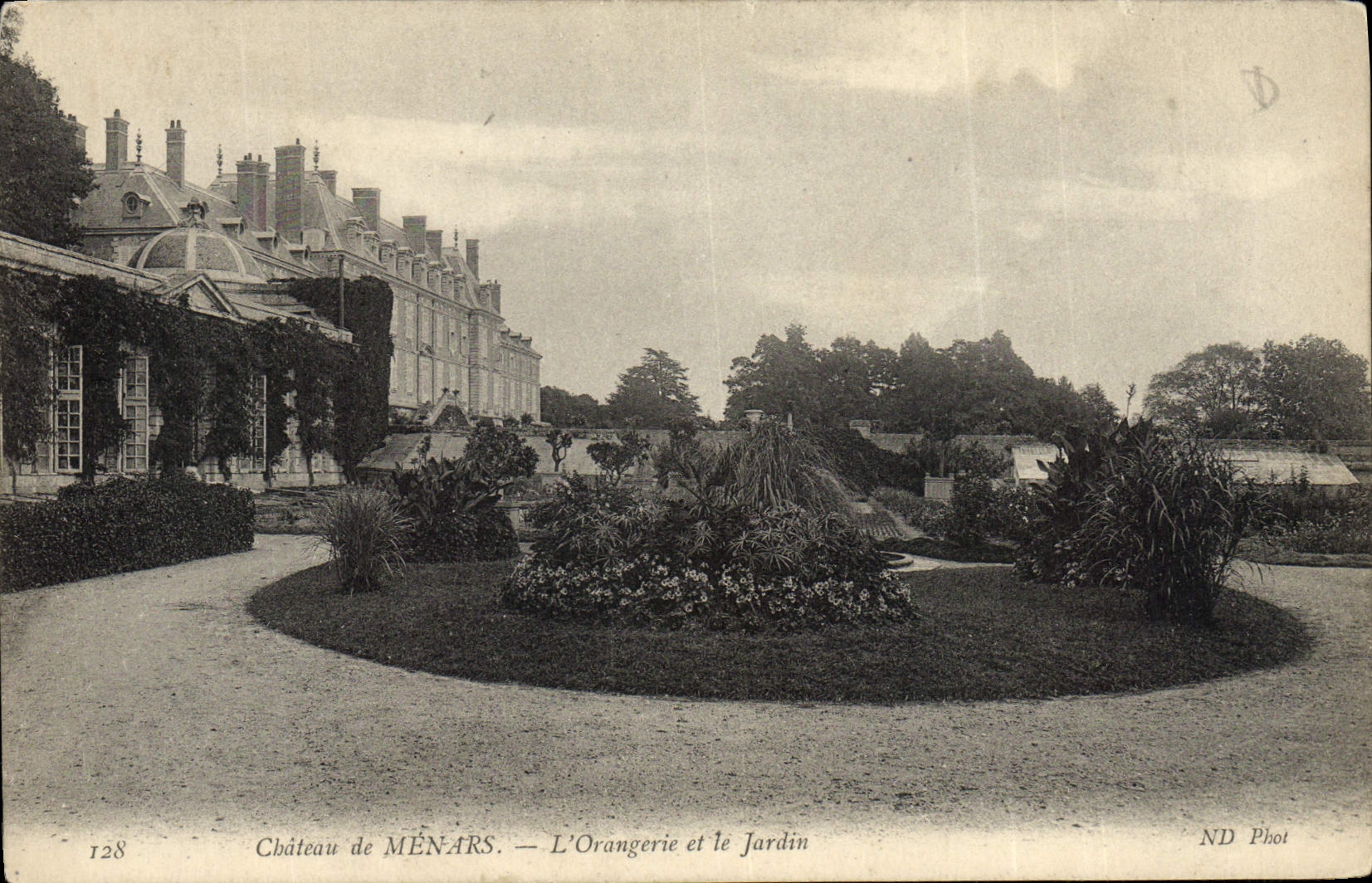 Château de MÉNARS — L'Orangerie et le Jardin — ND Phot