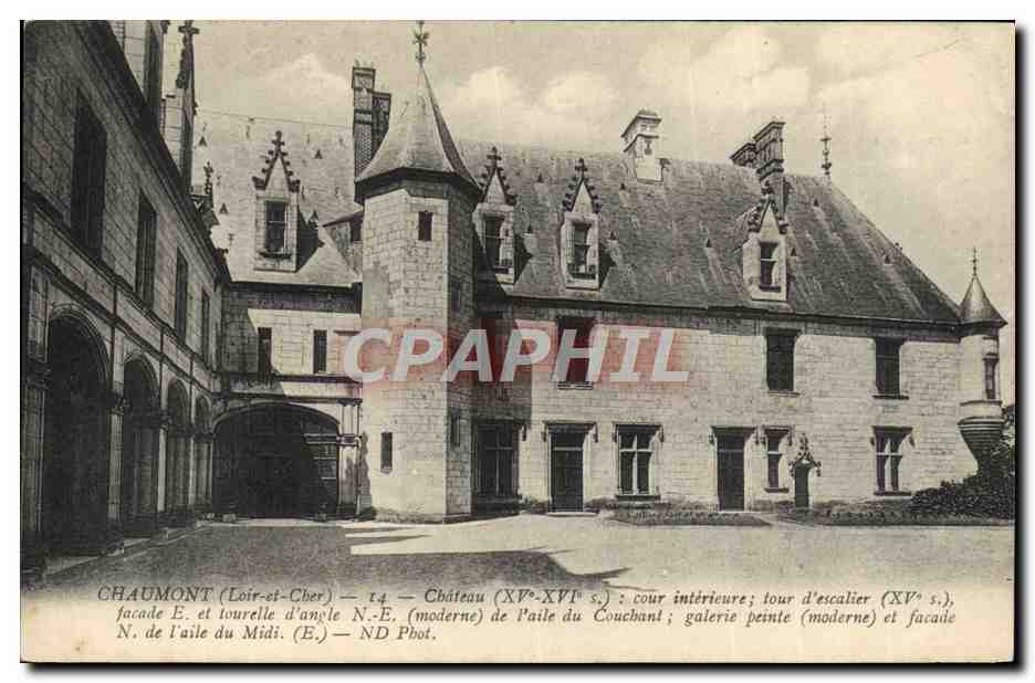 CPA Chaumont Le Chateau Cour interieure Tour d'escalier 