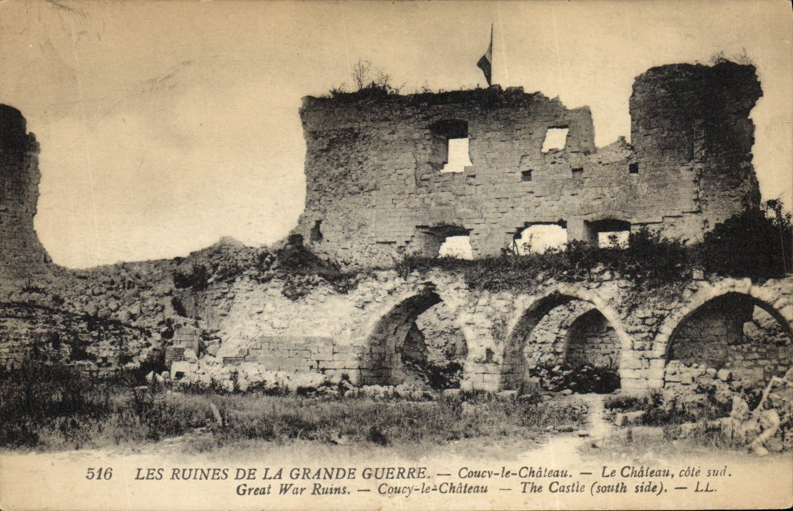 Ruinen des Großen Krieges — Coucy-le-Château — Das Schloss, Südseite — n° 516