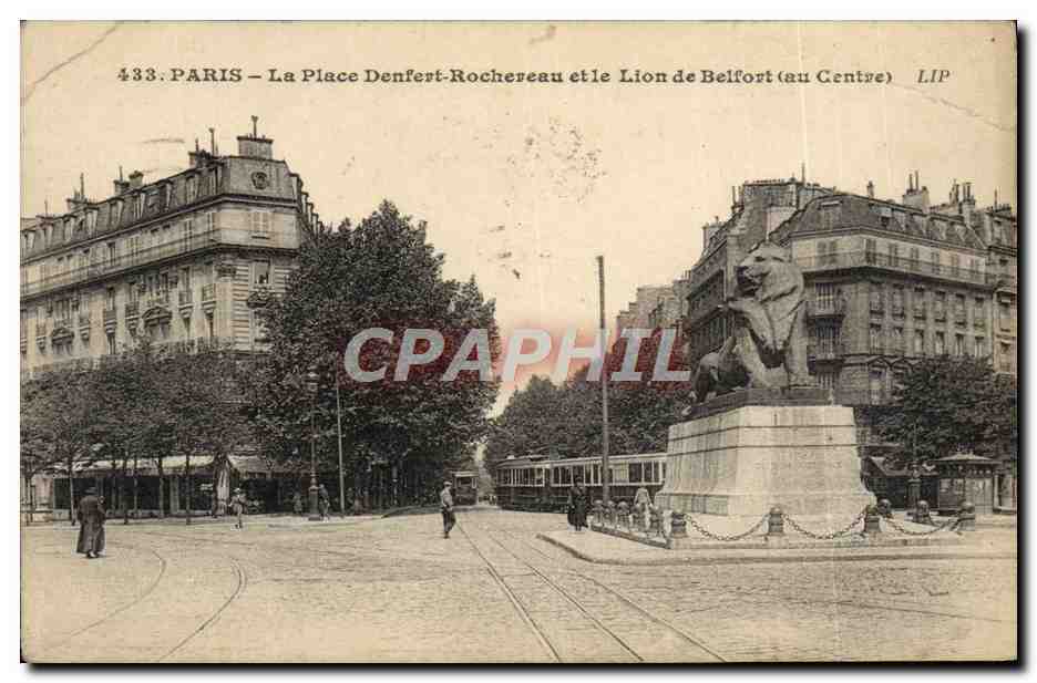 CPA Paris La Place denfert Rochereau et le Lion Tramway