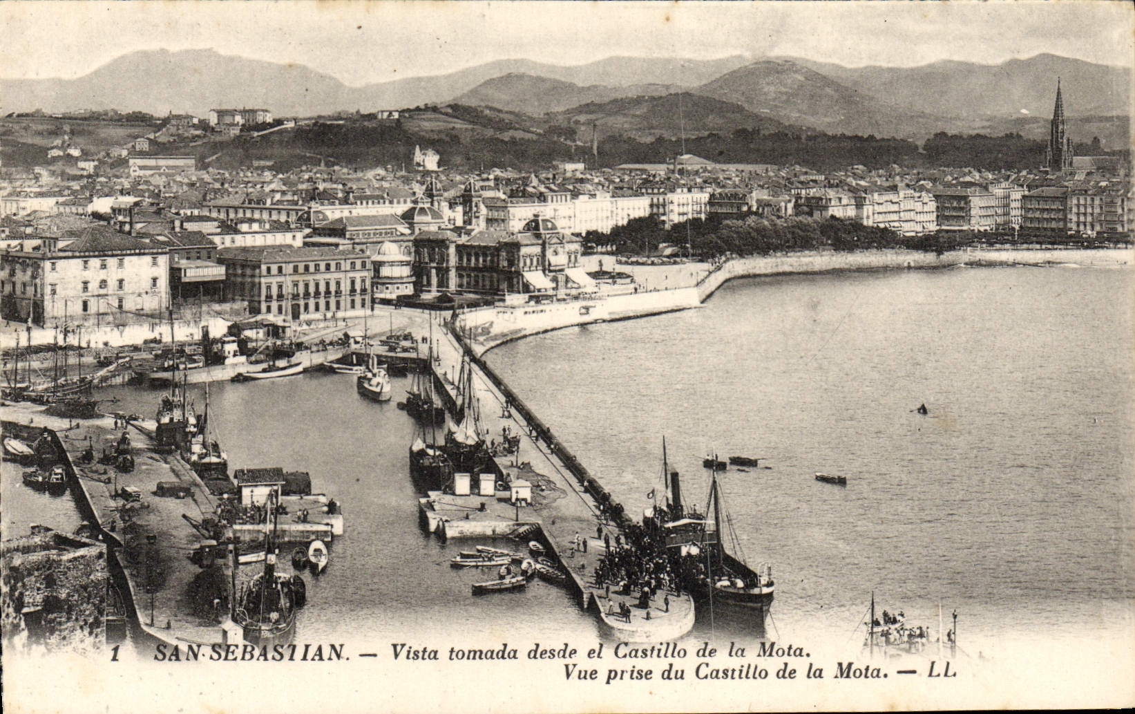 CPA San Sebastian Vista tomada desde et Castillo de la Mota Bateaux