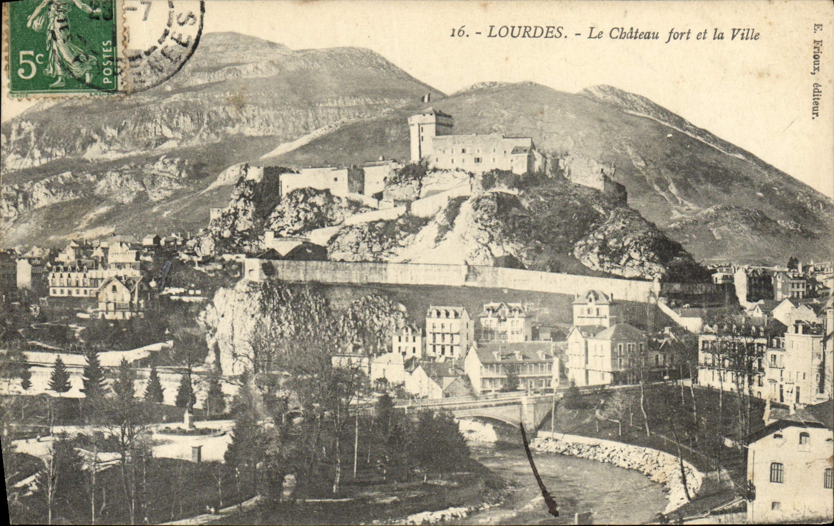 CPA Lourdes Le Chateau fort et la Ville