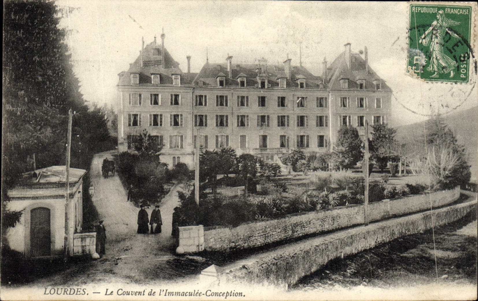 CPA Lourdes Le Couvent de l'Immaculee Conception