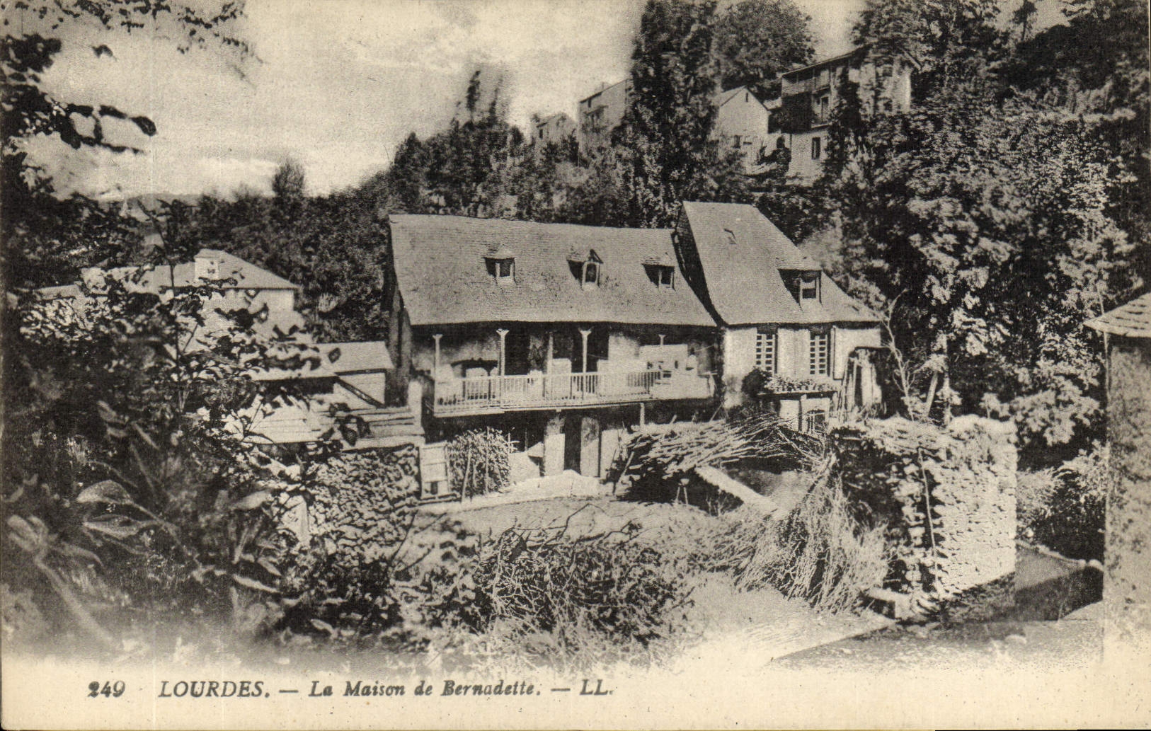 CPA Lourdes Le Maison de Bernadette
