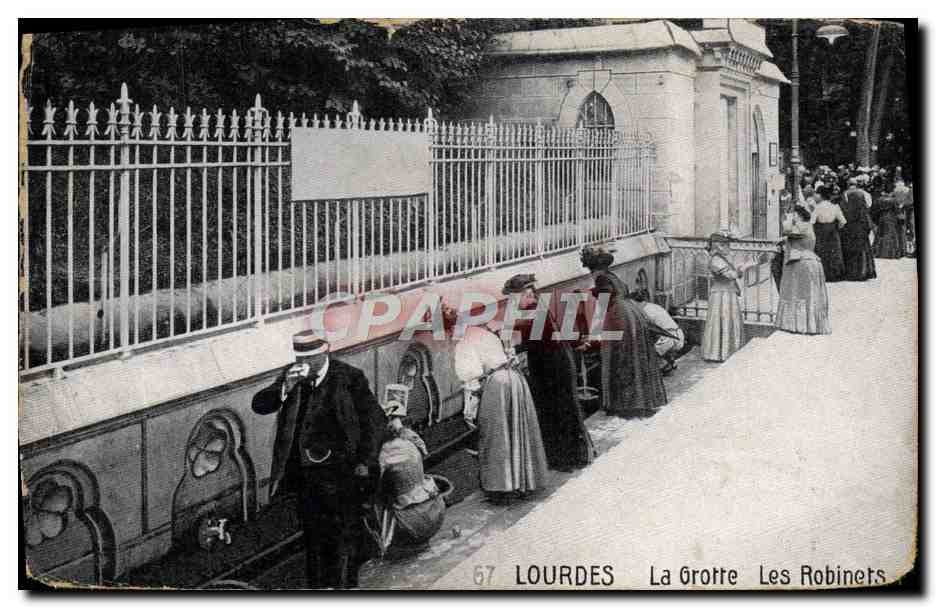 CPA Lourdes La Grotte Les Robinets