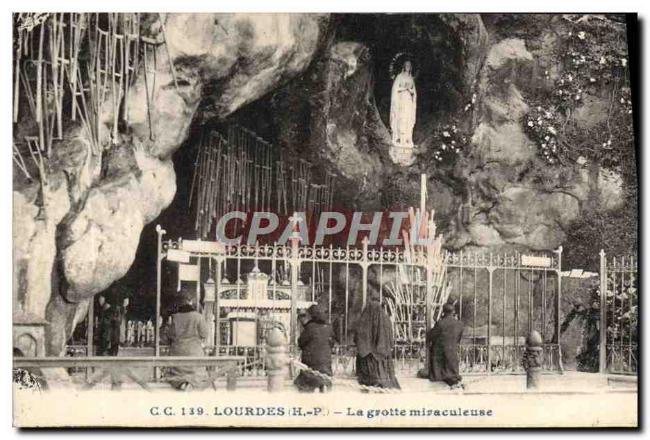 CPA Lourdes La grotte Miraculeuse
