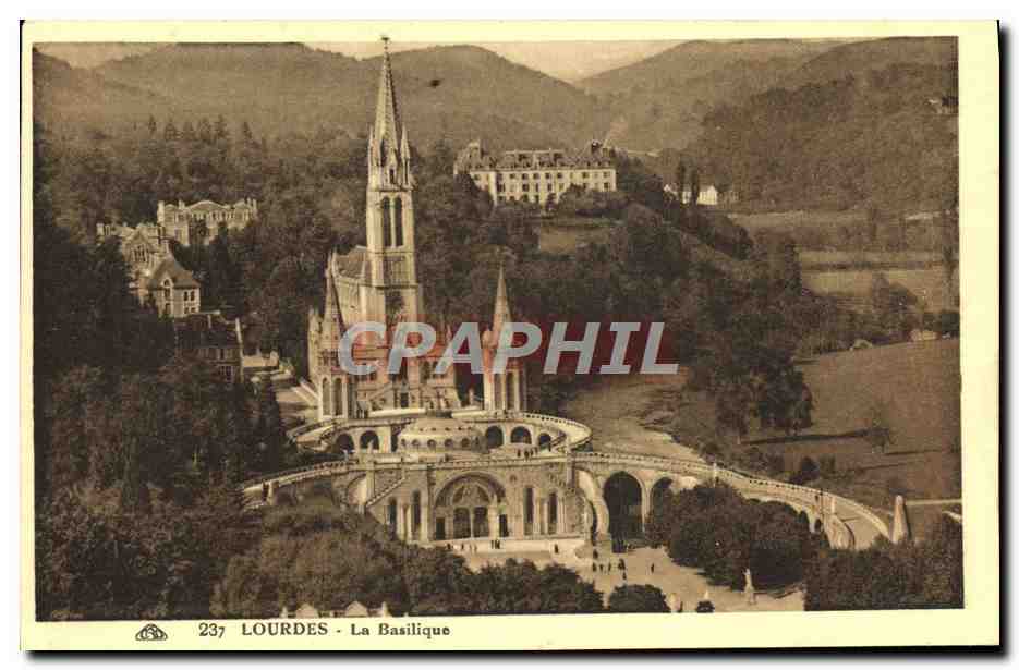 CPA Lourdes La Basilique