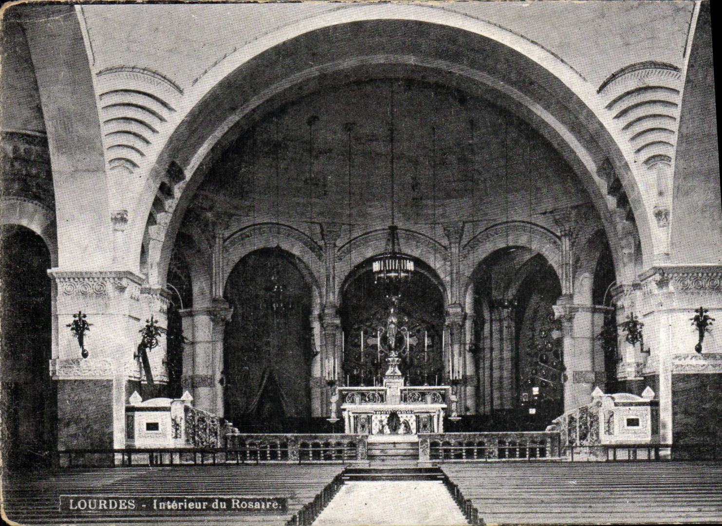 CPA Lourdes Interieur du Rosaire