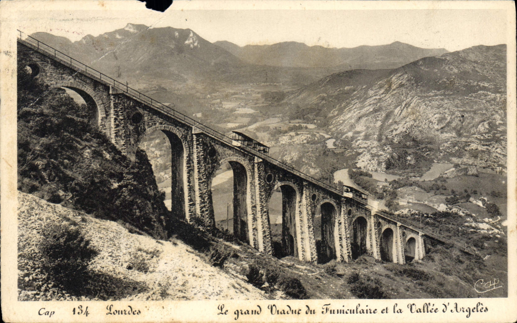 CPA Lourdes Le Grand viaduc du funiculaire et la vallee d'Argeles