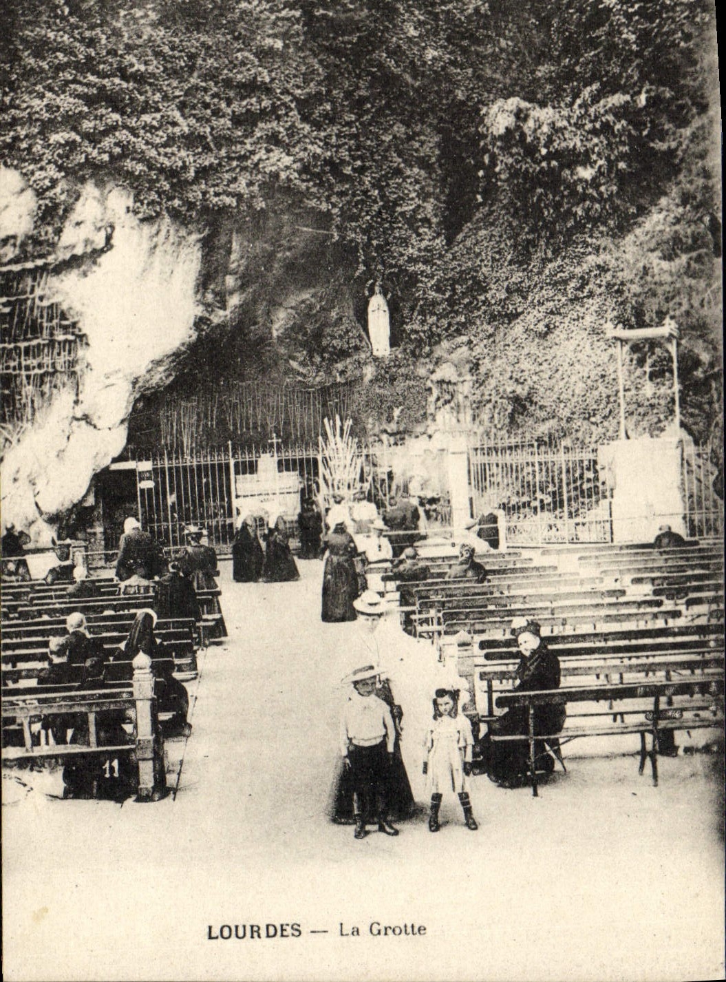 CPA Lourdes La Grotte