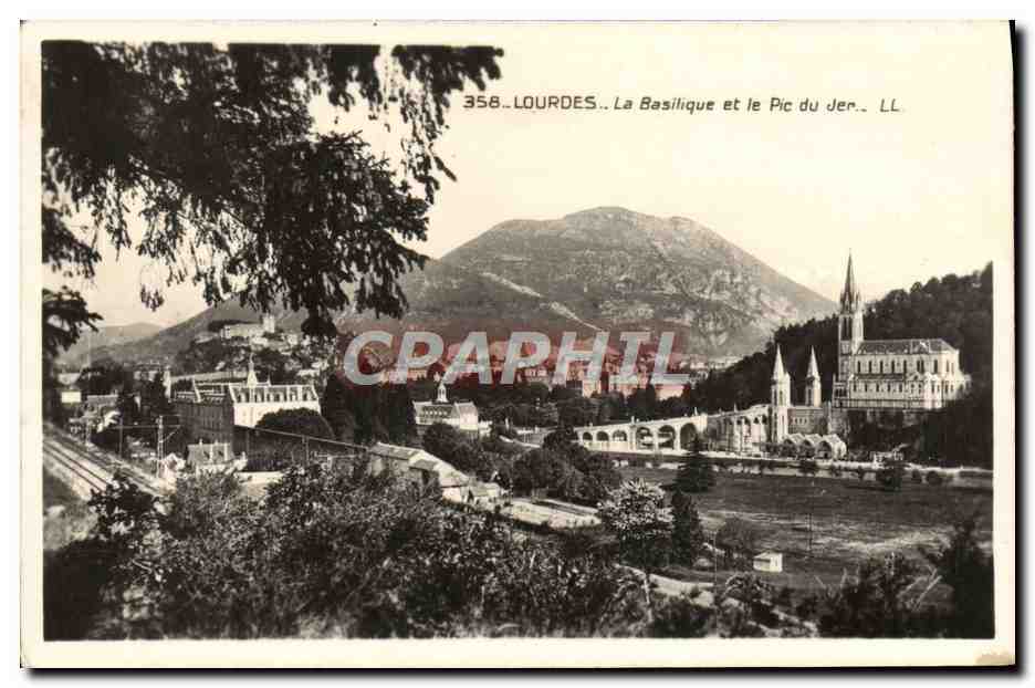 CPA Lourdes La Basilique et le Pic du Jer