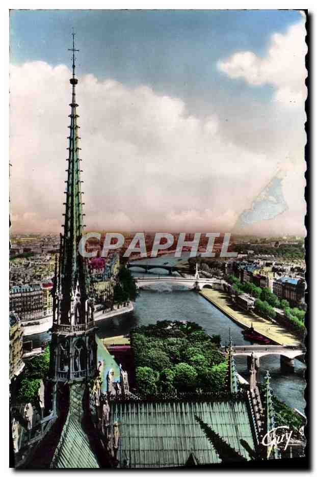 CPM Paris et Ses Merveilles La Seine en amont de Notre Dame