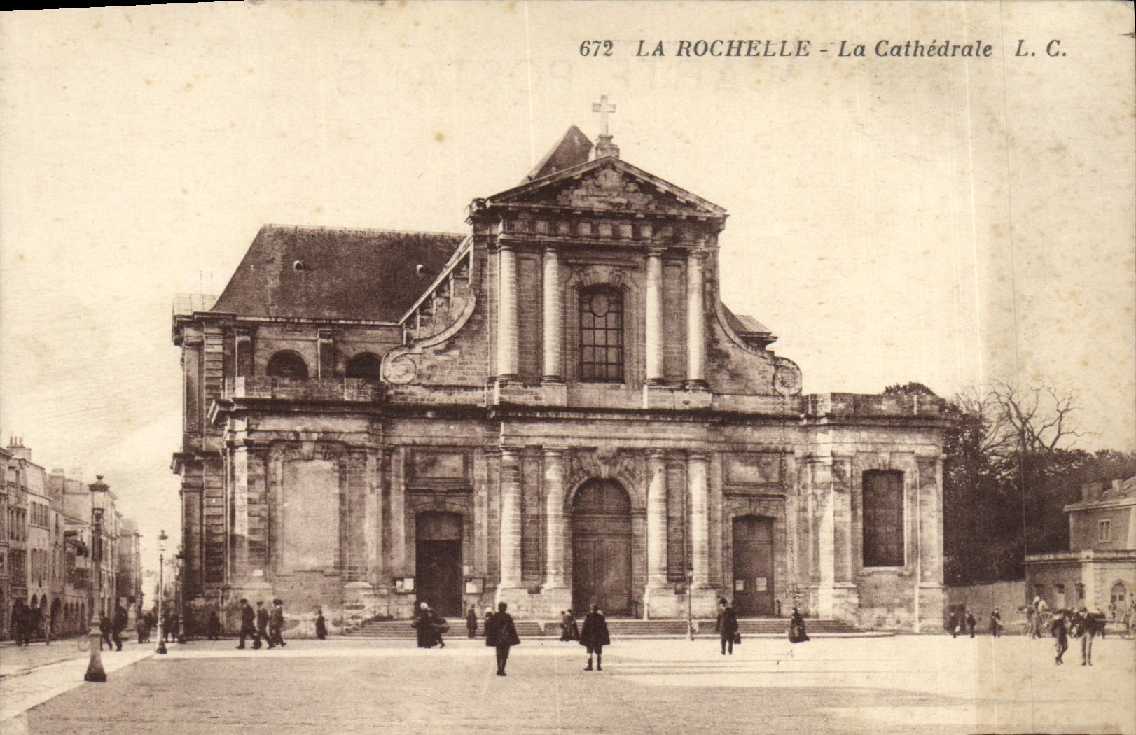 CPA La Rochelle La cathedrale