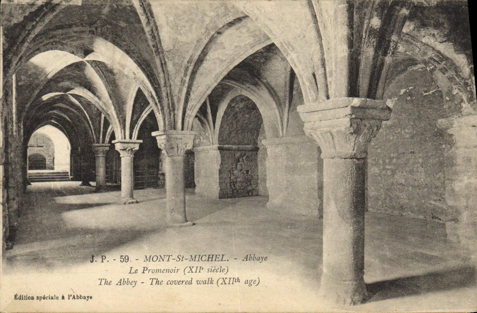 CPA Mont Saint Michel Abbaye Le promenoir
