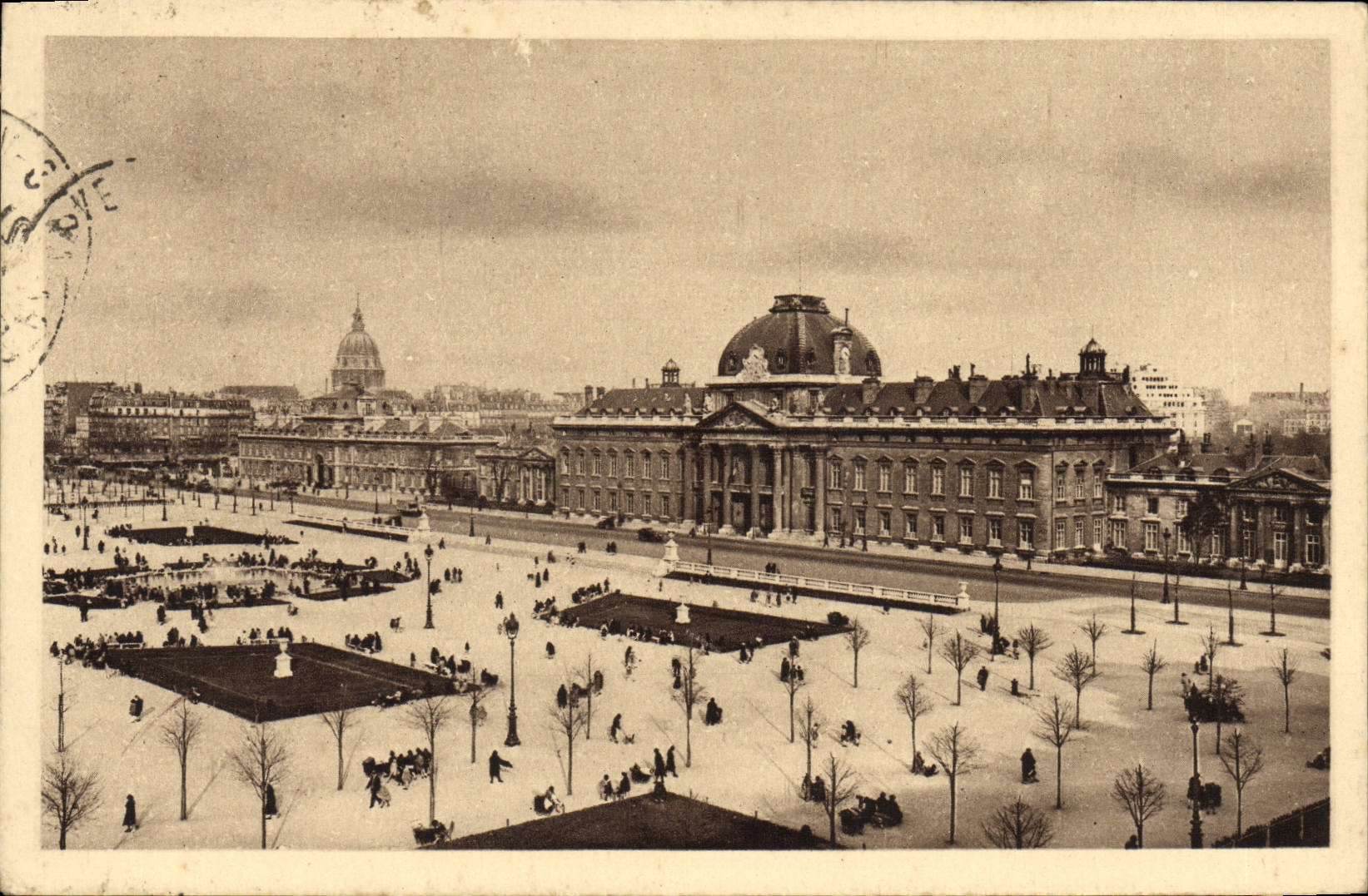 CPA Paris Esplanade du Champ de Mars
