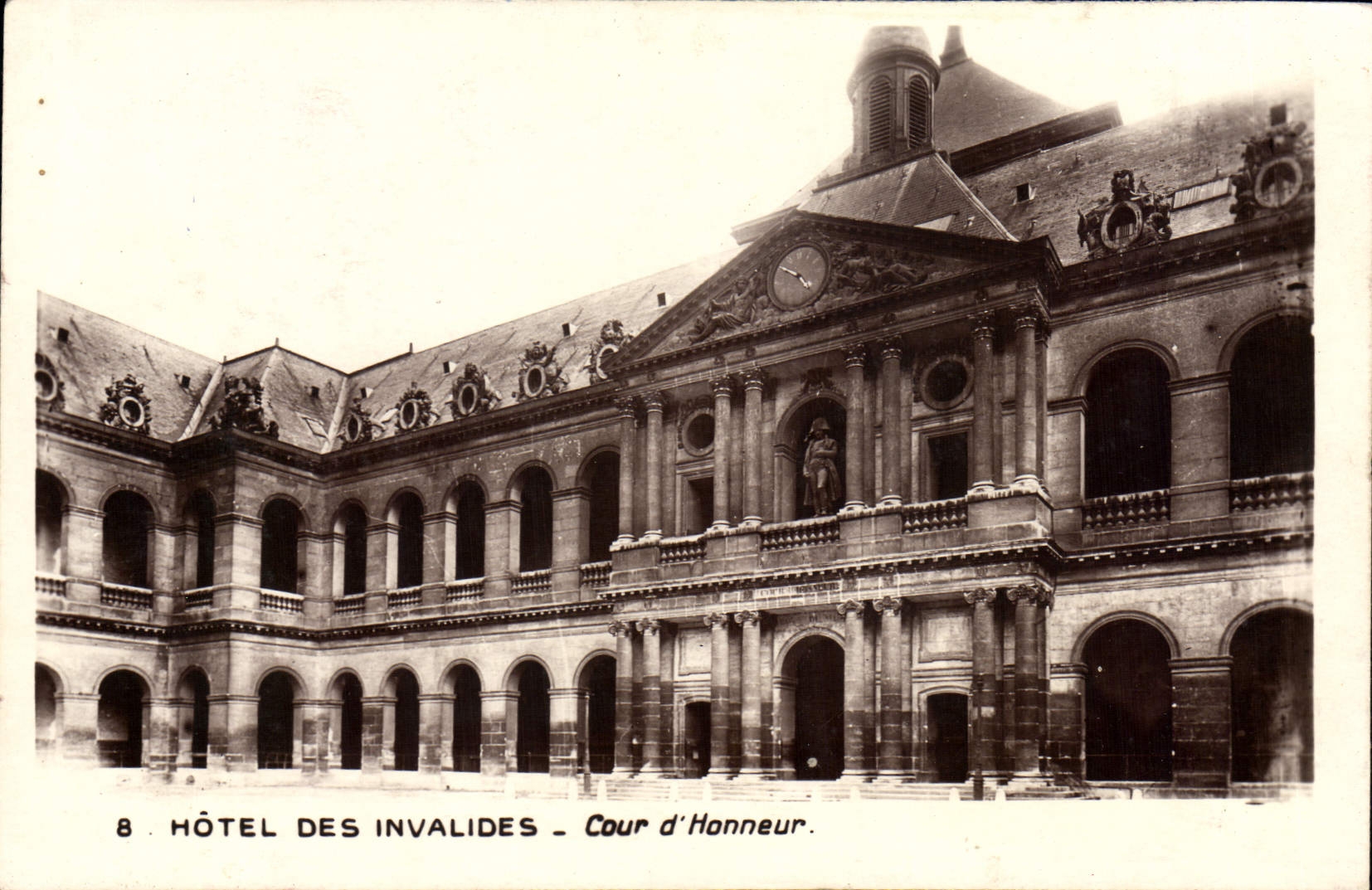 CPA Hotel Des Invalides Cour d'Honneur