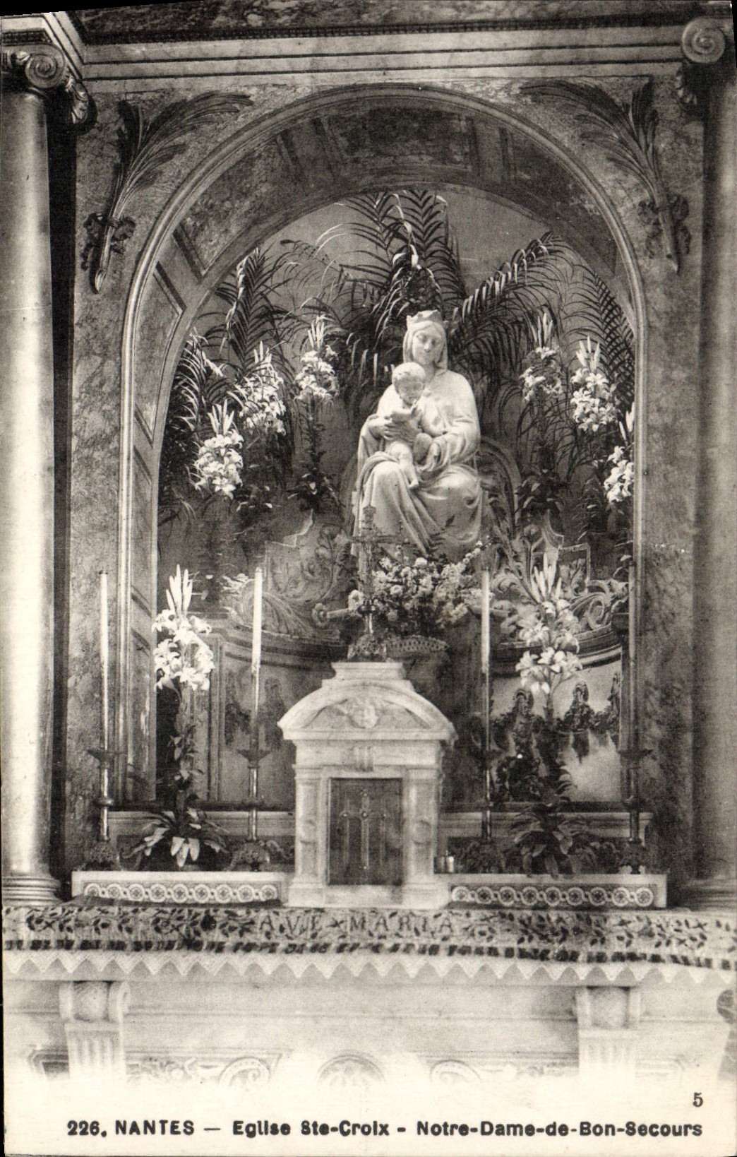 CPA Nantes Eglise Ste Croix Notre Dame de Bon Secours
